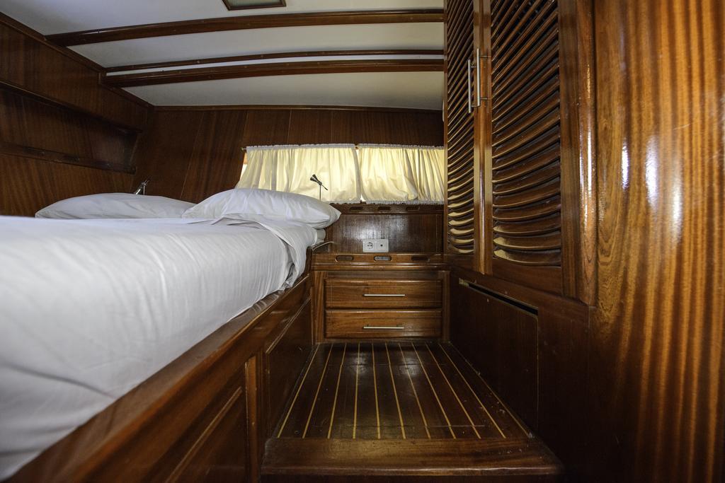 Tersane IV Vincitore 4 Hotel Di Bruno Barbieri ปาแลร์โม ภายนอก รูปภาพ